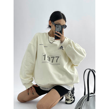 Loose Light-coloured Longsleeve Sweater